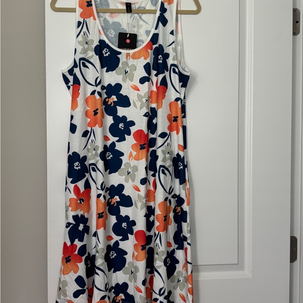Luxveer NWT - Ladies Dress Floral with Pockets Sleeveless Dress - Size XL